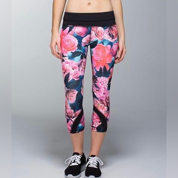Lululemon Run: Inspire II Crop Legging Secret Garden Pink Rose Floral Black 4 - Picture 1 of 9